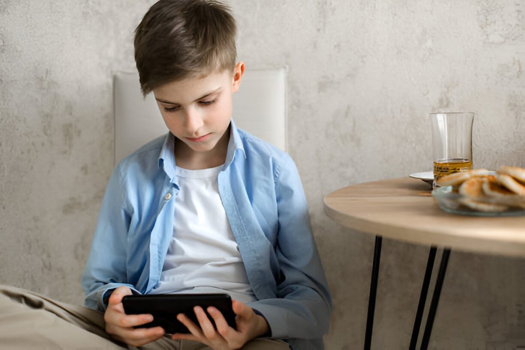 At What Age Should Your Children Be Allowed On Social Media?